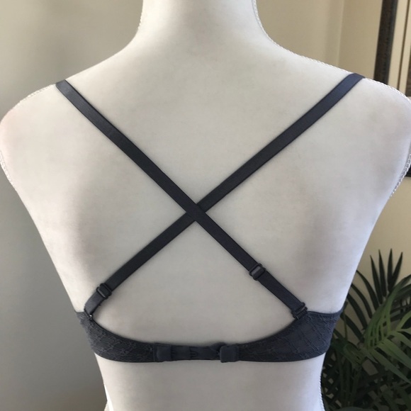 Victoria’s Secret Lace Push Up Cross Strap Bra 32C - Picture 6 of 8